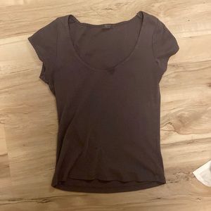 brandy melville tee, scoop neck